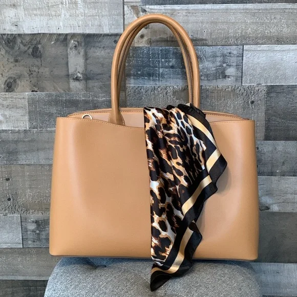 Elegant Leopard Print Scarf - Picture 16 of 16